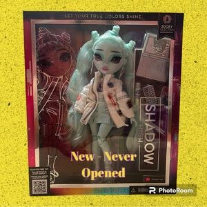 Shadow High - Zooey Electra Doll
